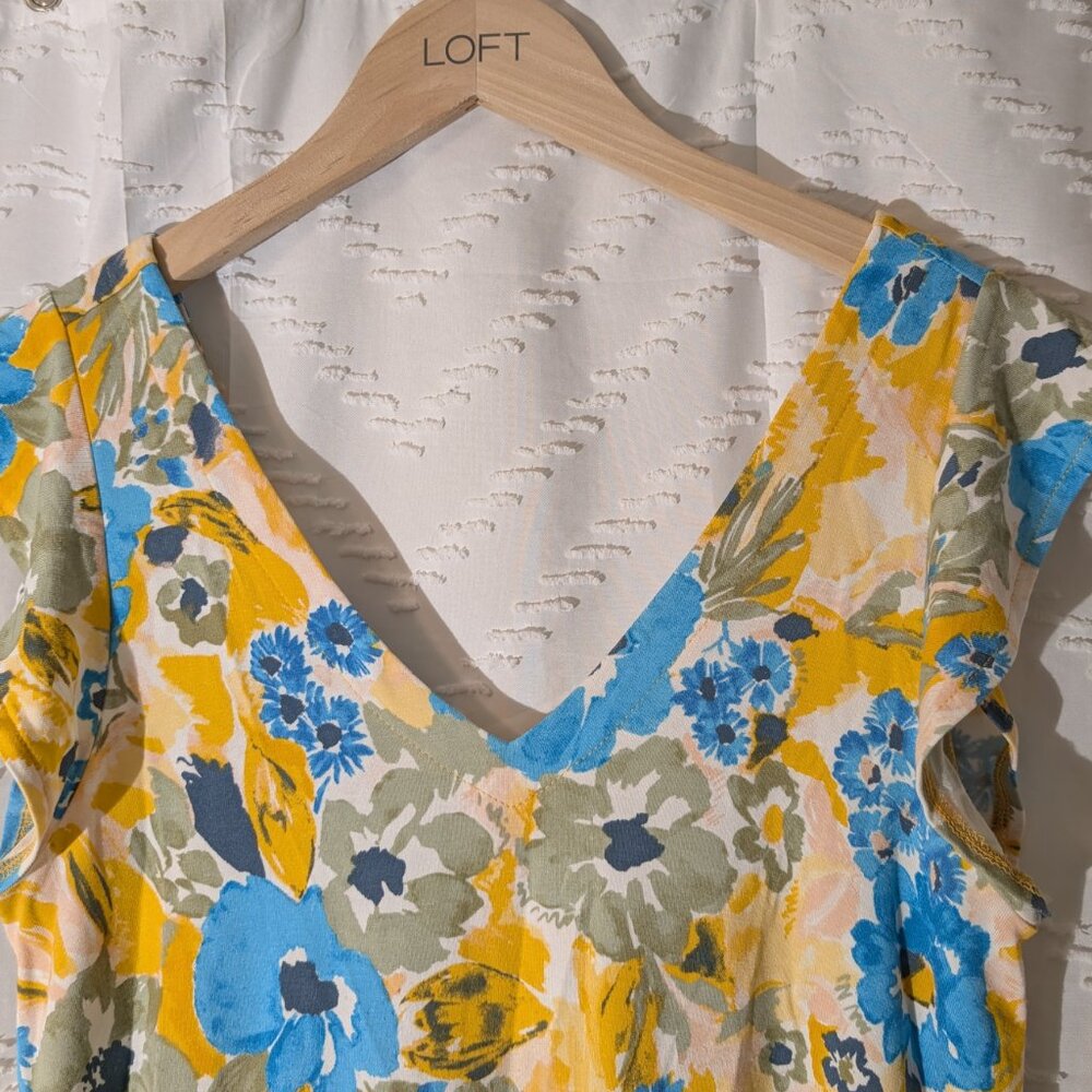 Loft Outlet Flutter Sleeve Double V Neck Floral Shift Dress, Size XSP - Picture 3 of 6